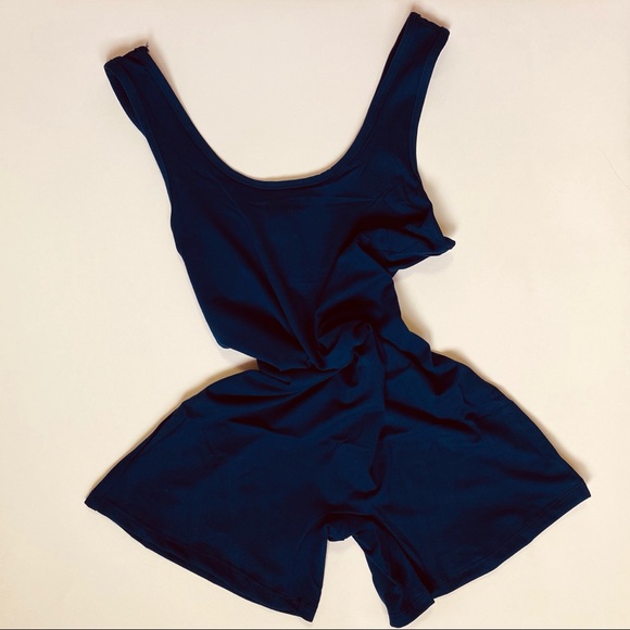 Sleeveless romper (navy) - Picture 3 of 3